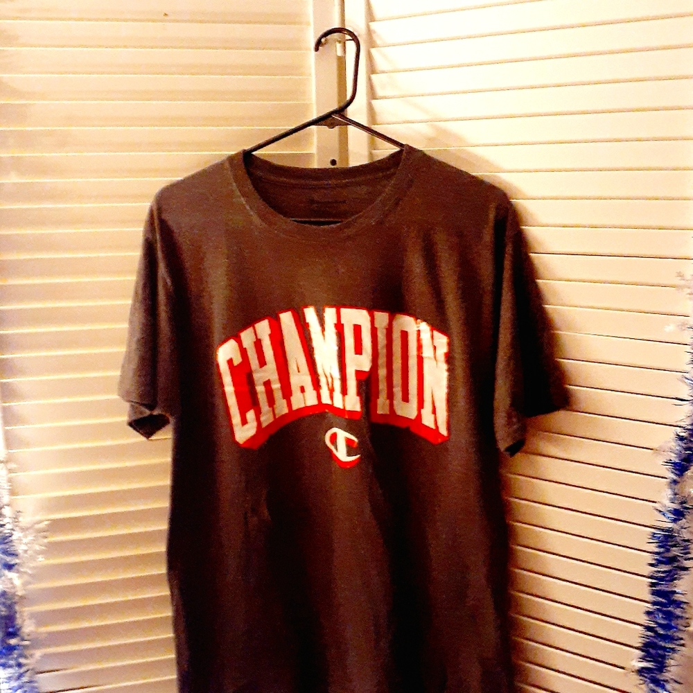Champion t-shirt